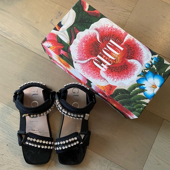 Authentic GUCCI rhinestone sandals, size 6.5 excellent condition, Teva style - Picture 5 of 16